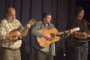 The Smoke Creek Rounders in concert.
