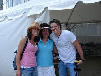 A pic with Fans From CMA FAN FEST
