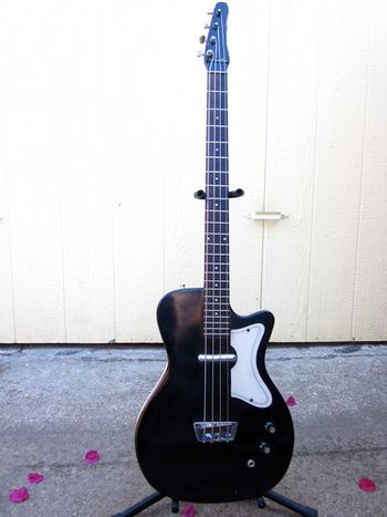 '65 Danelectro Single cut, strung with Flats.
