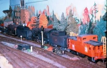 1974 Pat Enright's fine 0 scale layout
