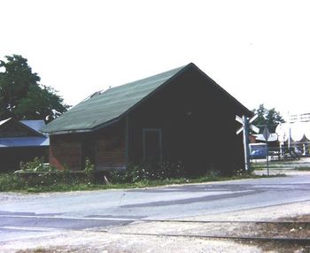 Tillsonburg CPR freight shed 1976  CC
