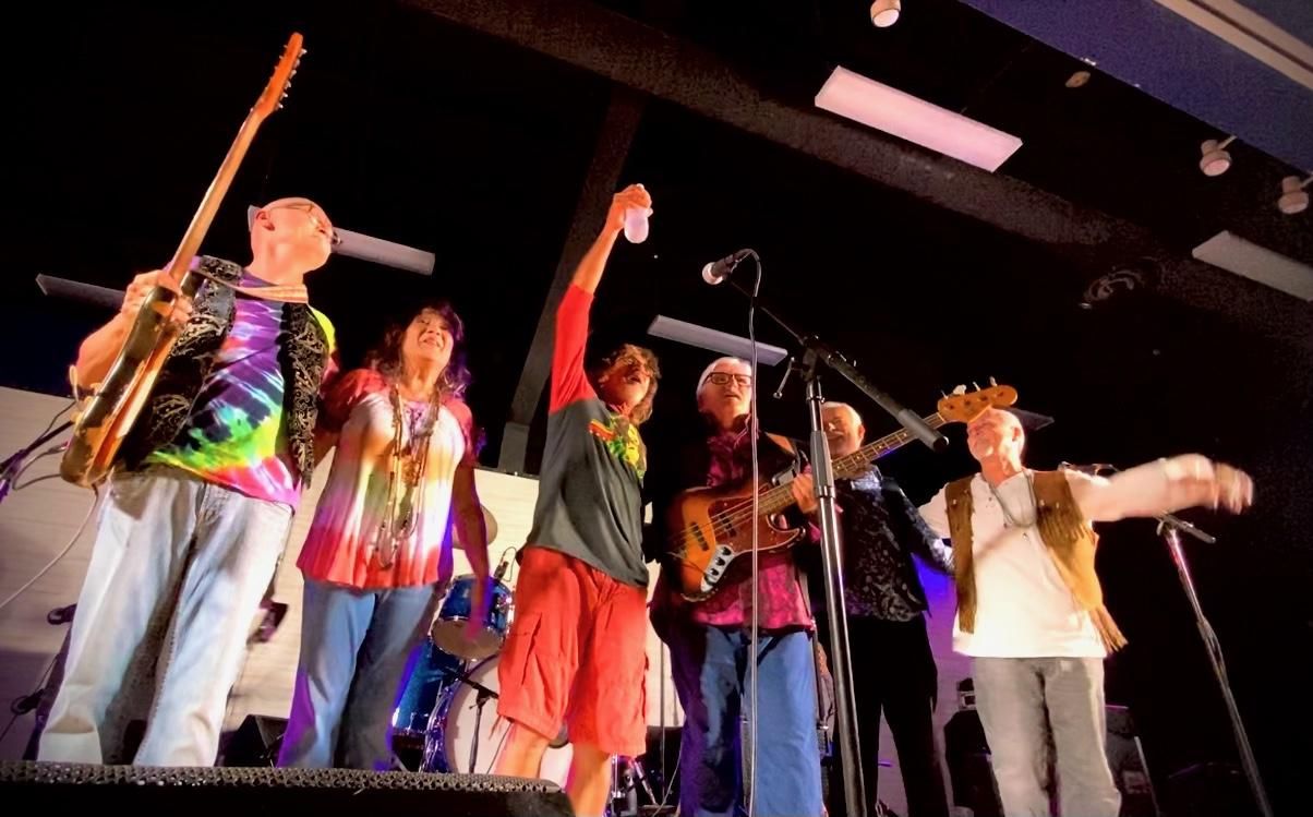 PAISLEY CRAZE Photos