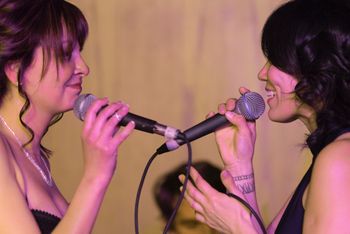 Throat singing with Akinisie Sivuarapik-TNI 40th Anniversary Gala. December 2015. Photo by Robert Fréchette.

