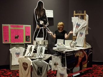 Wilma Riedel : Merchandise/Marketing

