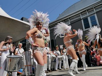 Carnaval SF 2017 with Bateria Força Feminina and Sambaxé dancers
