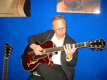 Amazing L.A. area guitarist Barry Zweig test drives Jimmy Wybles' guitar.
