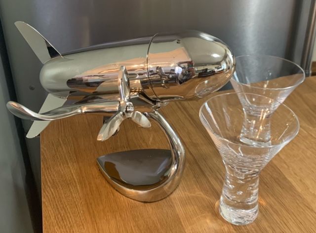 Airplane Martini Shaker and glasses donated by CAUSE Foundation 