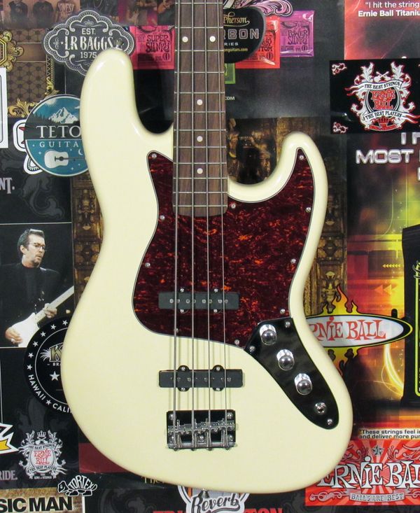 Nashville Guitar Works J-Style Bass - White