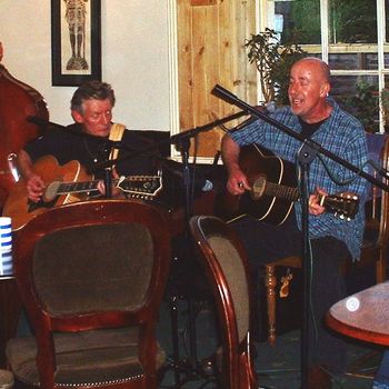 Ronnie w/ Terry Clark @ The Bell, Waltham St. Lawrence, Berkshire (2004)
