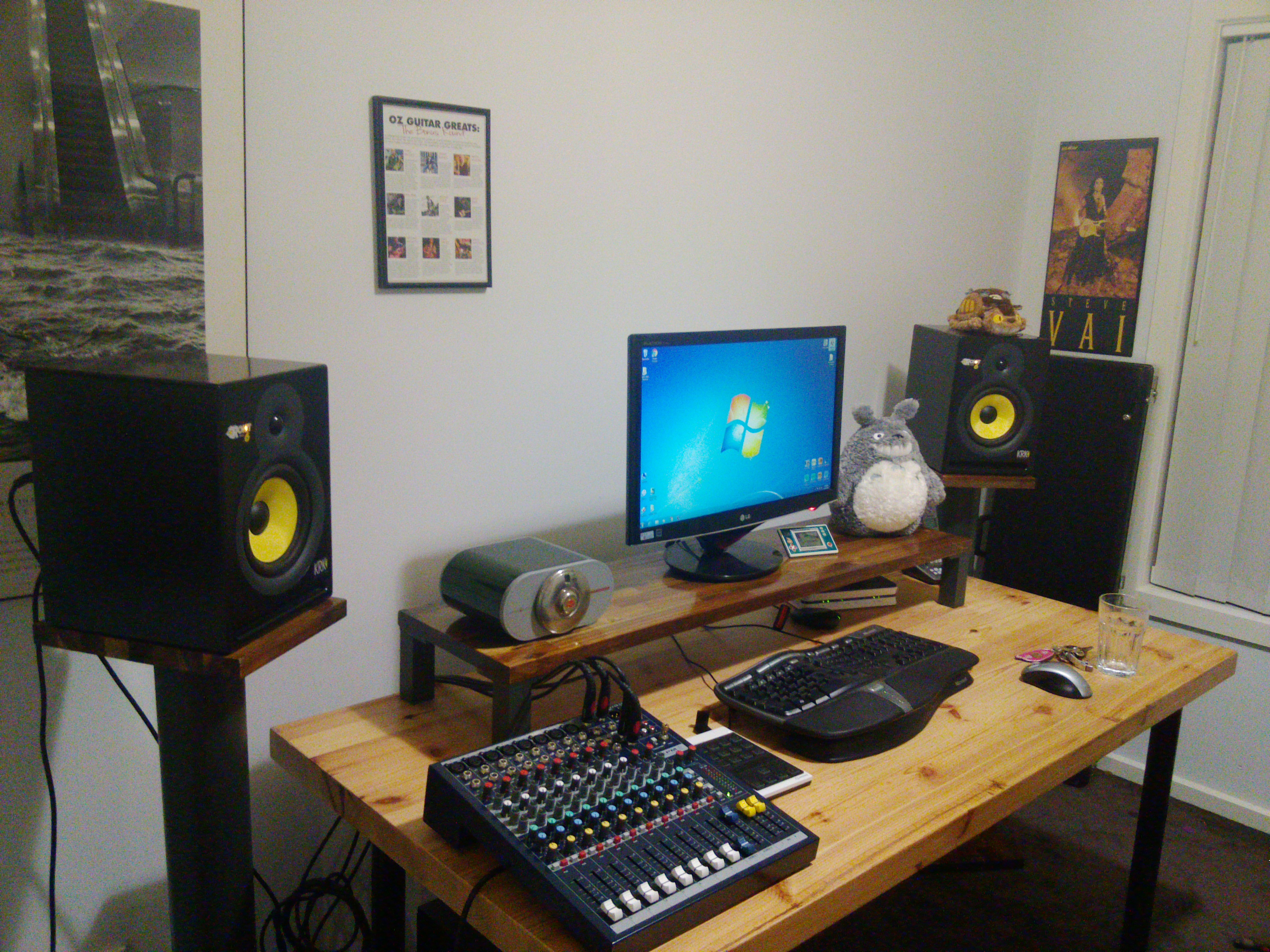 studio monitor desk