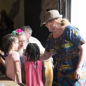 Dallas with creative young singers at Intermedia Arts' Family Art Day. 
(photo Chris Juhn)