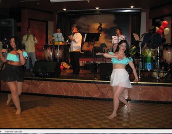 Dancers of Estrelas do Samba
