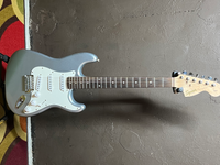 Fender Squier Stratocaster Guitar (Silver Sparkle)