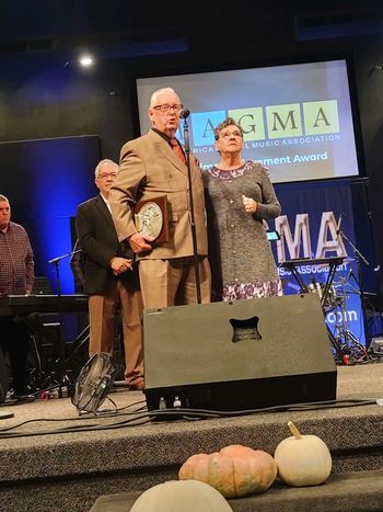 Rick accepts the MAGMA Lifetime Achievement Award.
