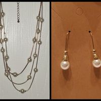 Gold/Pearl Necklace & Earring Set
