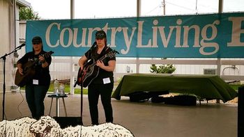Country Living Fair Hosted by Country Living Magazine Friday, April 21st, 2017
