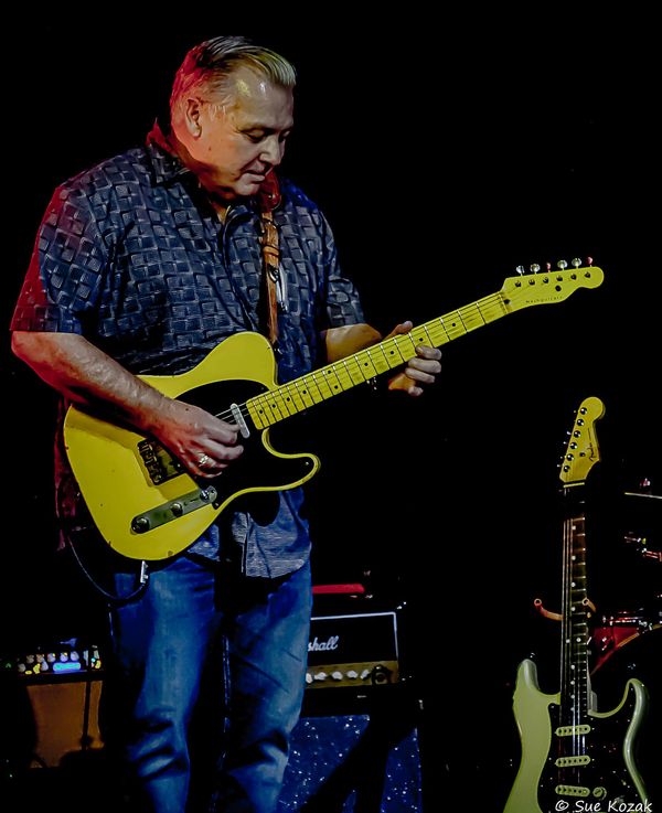 Steve Kozak plays through Quilter Performance amplifiers and plays a Bill Nash T-52 Telecaster. Check out these great products and more at Westcoast Guitars in Vancouver. 110-2741 East Hastings St Vancouver BC 604 682 4422 Glen Smith