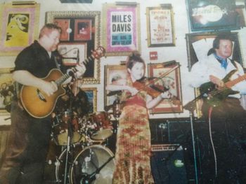 Amanda Shaw's fiddle is inducted into Hard Rock Cafe memorabilia collection in 1999
