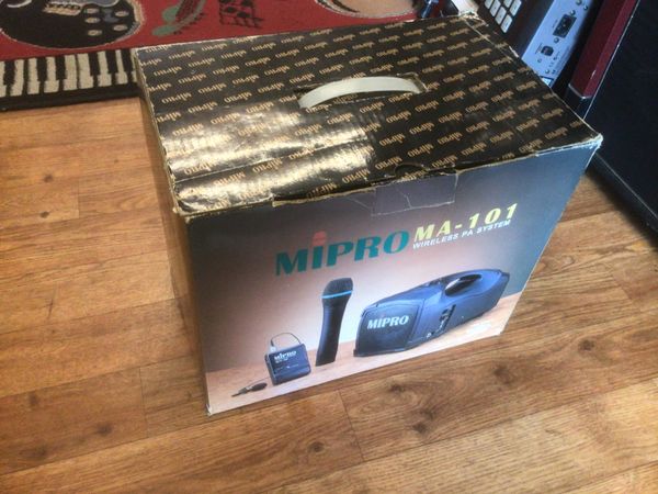 iPRO MA-101 G Portable Battery PA System with Wireless Handheld Microphone