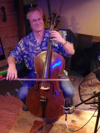 Danny Carnahan - cello, mando, mondo bondo.
