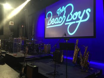 Pre show Beach Boys

