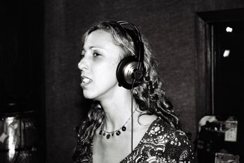 Fernanda Froes' recording sessions at Estúdio Arte, in Niterói, Brazil. Copyright © 2017 Fernanda Froes Music. All rights reserved.
