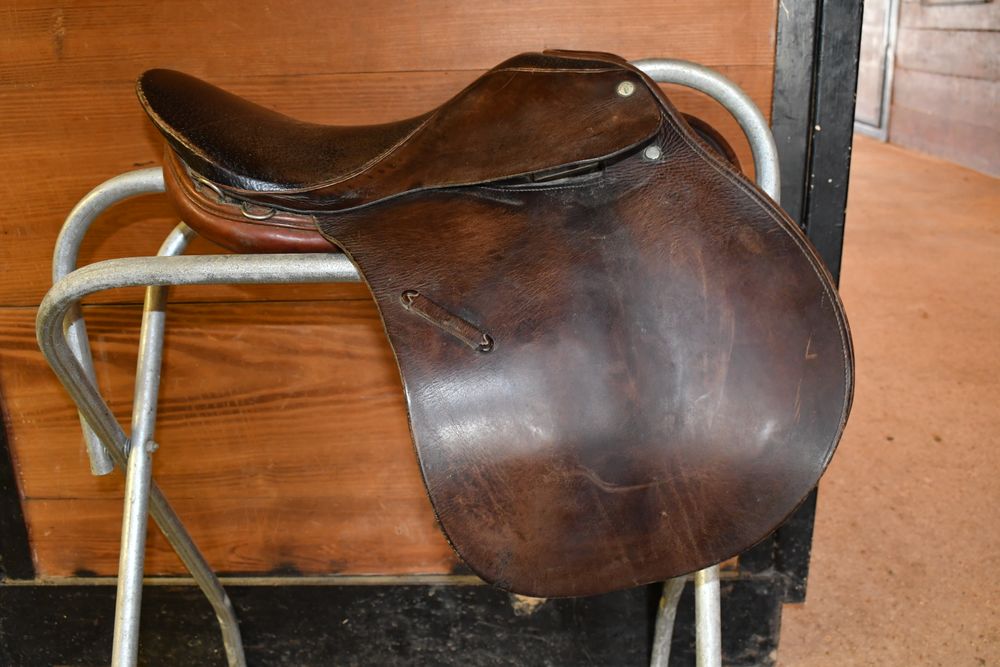 16" Prestwick English saddle