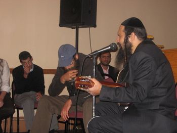 Matisyahu Beatboxing with Yosef at Carlebach Shul
