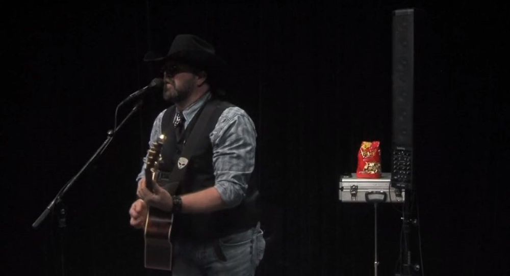 Thawind Mills was interviewed by Concho Valley Live on April 27, 2018 in San Angelo, TX. Click on the photo to hear him perform "Candy" in the studio. 