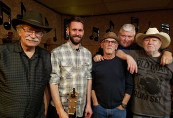 Great times with the Hardtime Troubadours (Bob Yoh, Mike Darnell, Jeff Hoofard, David Hanshaw, and Brian Kalinec) at JP Hops House
