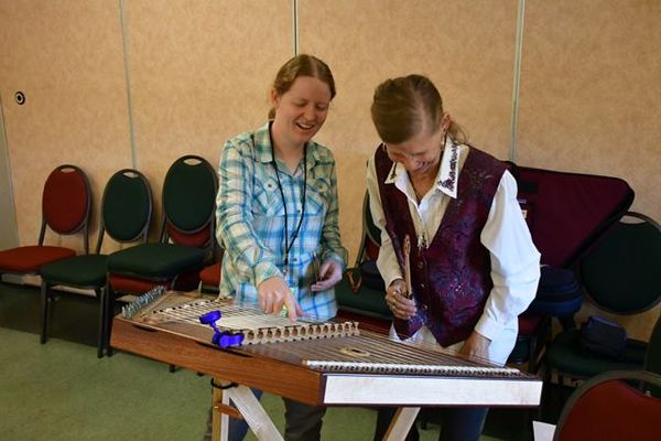 Teaching at the New Mexico Dulcimer Festival