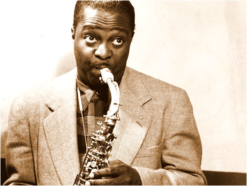 Portrait of Louis Jordan, Paramount Theater(?), New York, N.Y., ca