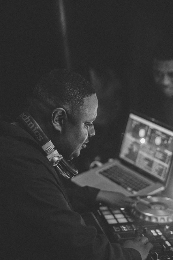 DJ Qua The Complete Package About