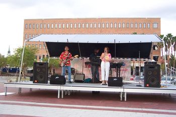 Tony & Tricia performing in Lakeland's Munn Park with Buddy Canova
