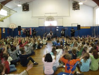 03-12-09: We played a miriad of educational school concerts to enthusiastic kids in New Jersey.
