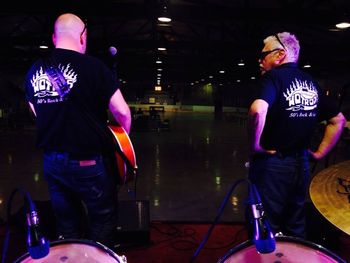 Eljer & Tom soundcheck for St Albert Arena rock !
