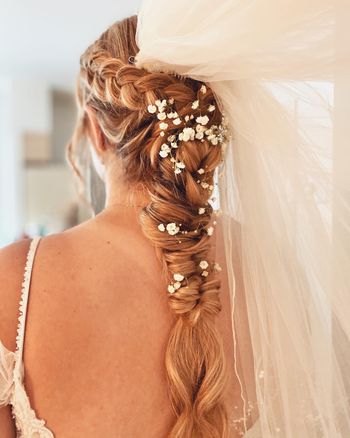 Bridal hair by Jenny
