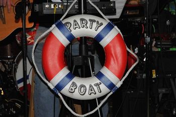 Party Boat Band "logo"
