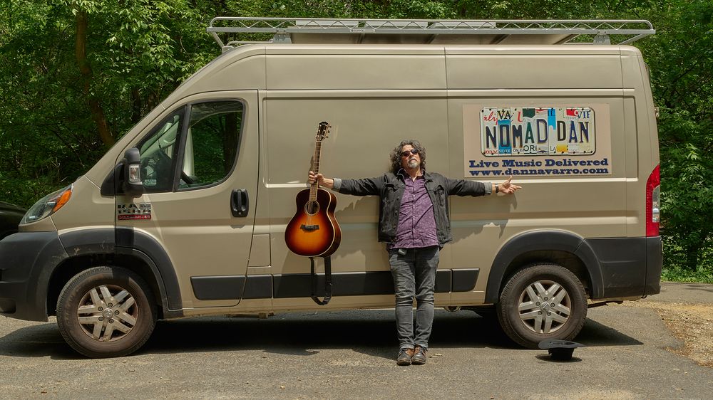 Dan Navarro -- NomadDan, Live Music Delivered