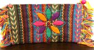 Multicolor clutch with multicolor fringe
