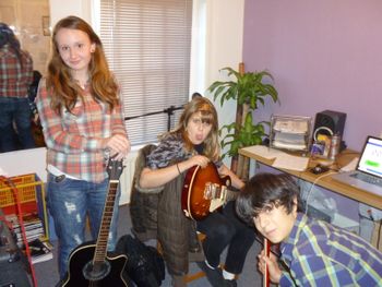 Sash, Di & Max:Guitar Training. Guitar Lessons in Southampton with Jimmy Alford
