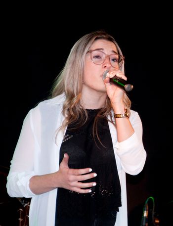 Noémie Auffrey-Jones - invitée au spectacle du lancement d'album
