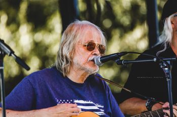 Terry Bell Performing at Vet Fest 2019
