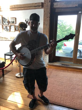 Scotty Lauro on Banjo
