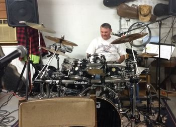 Trent takes a stab at playing Dallas' new DW drums
