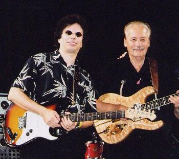 Les Fradkin with Wilson Bros. VM-10 Ventures Guitar and Nokie Edwards with Hitchhiker Guitar - Live at Louiefest (2004)
