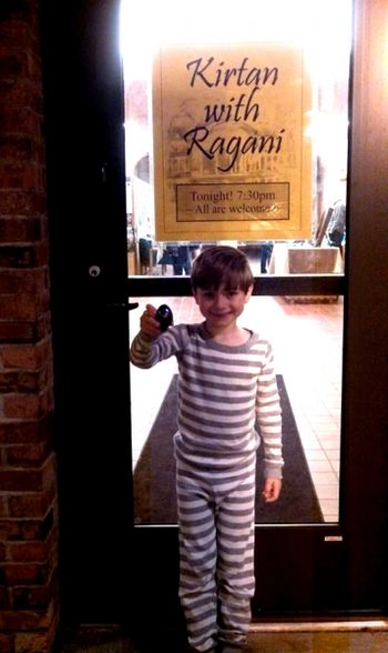 Davin comes to Kirtan with Ragani in Milwaukee ... with his egg shaker in hand!
