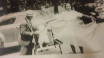 IMAG0249 Granddad Dee ,Esco Jr., & Mother Lural Yancey
