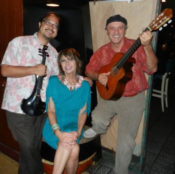 042 Fun night w. these 2 lovable musicians; guitarist Sonny Silva and violinist Duane Padilla 12/14/12
