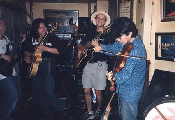 Reelin' at Murphy's Pub Osaka, Williams, Suzuki, Rhodes & Akazawa. 2000
